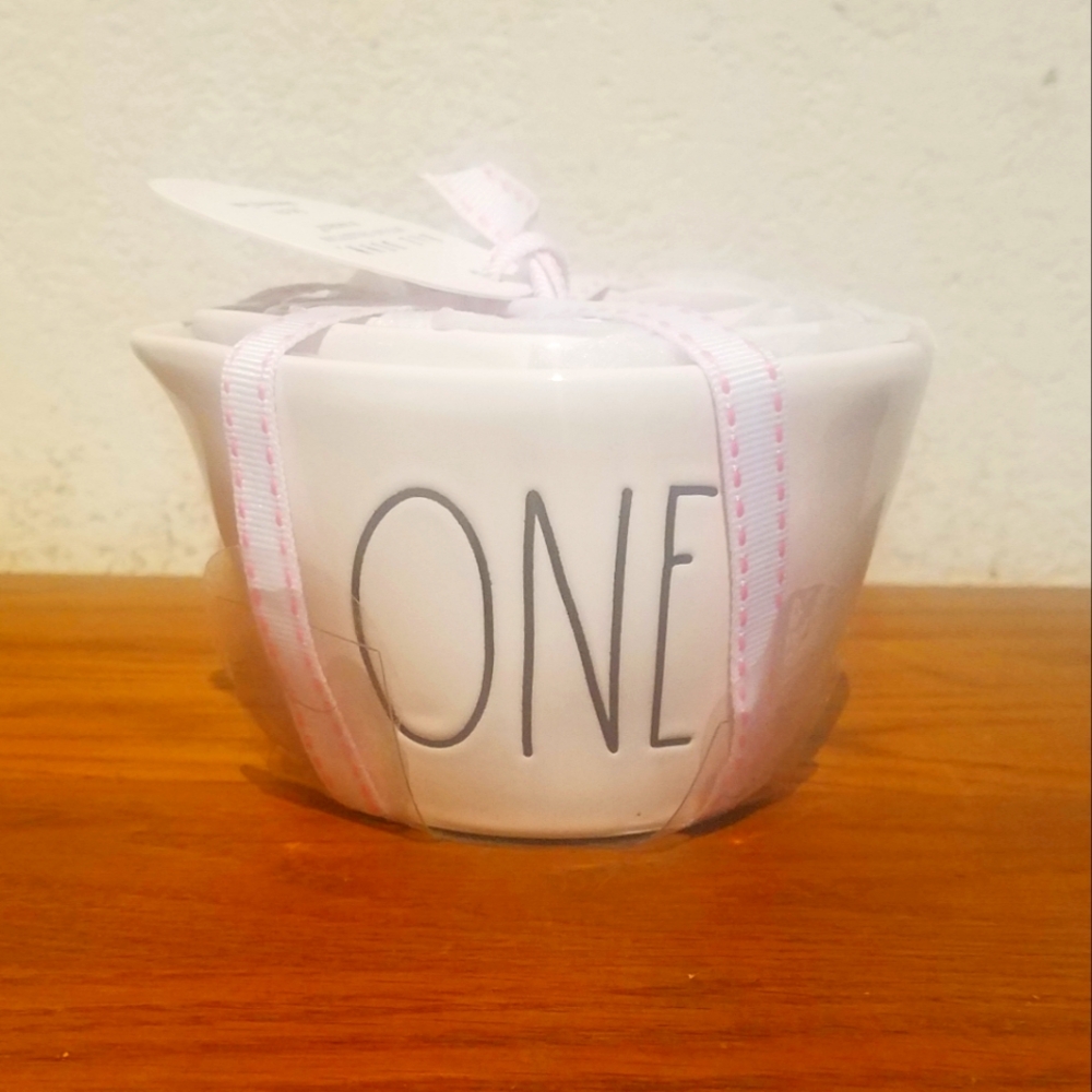 Rae dunn measuring cups